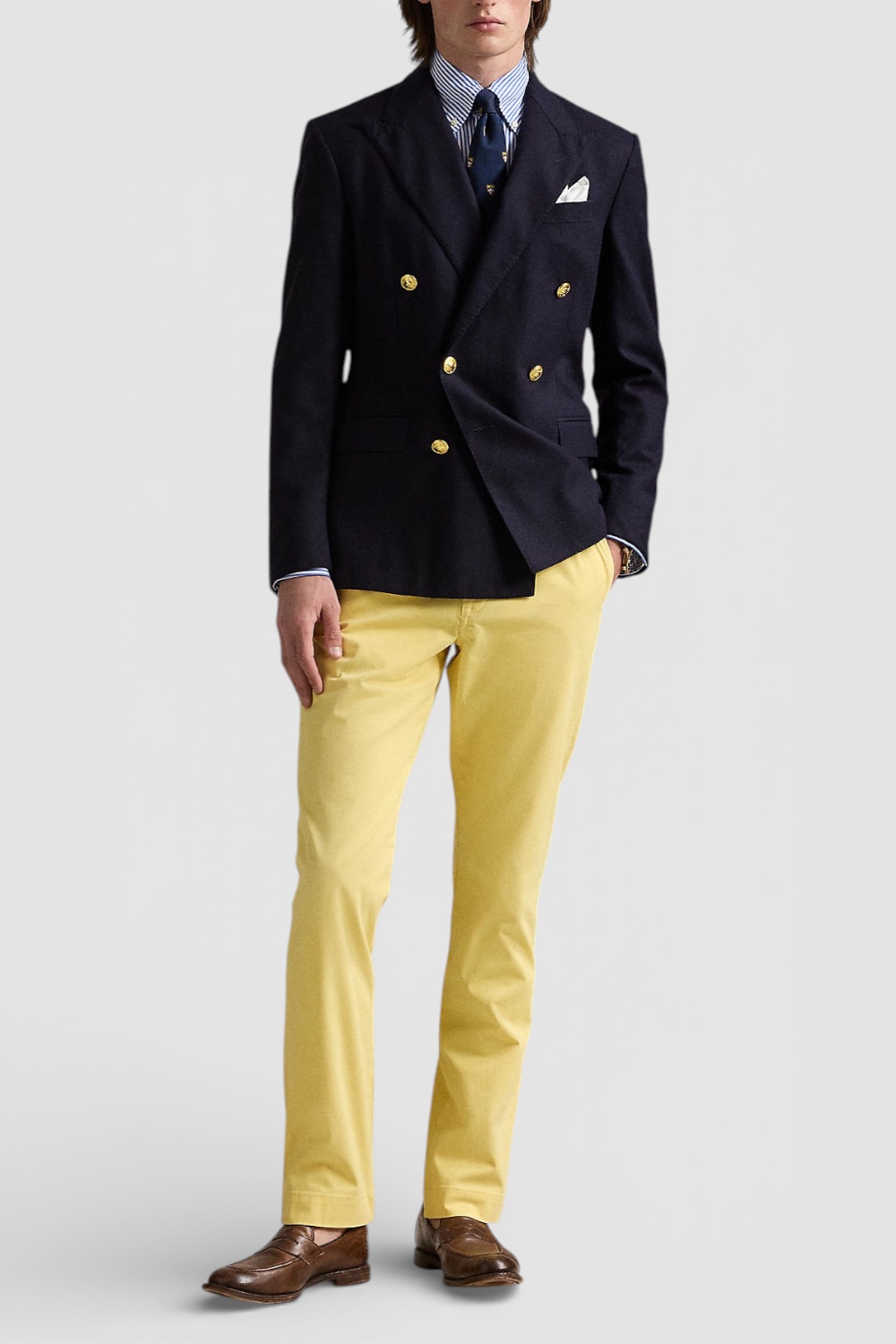 תמונת כל הלוק של חולצה מכופתרת